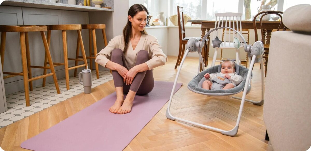 MoMi LISS – Elektrische Babywippe klappbar mit Timer, 5 Geschwindigkeiten, 6 Melodien & verstellbarem Spielbogen - Grau