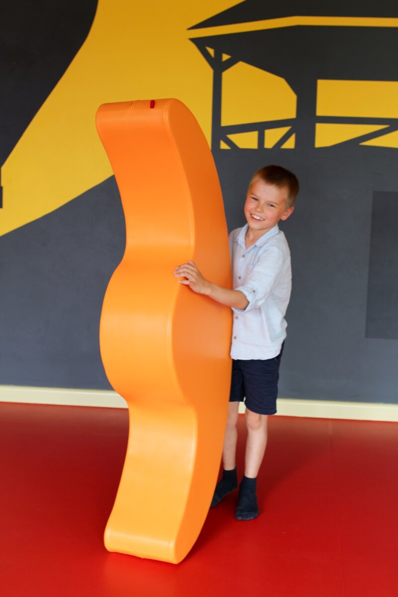 IGLU Double Rocker Buddy - Orange - Kinderschaukel/Wippe mit 2 Bögen aus Schaumstoff für Kinder 1–10 Jahre
