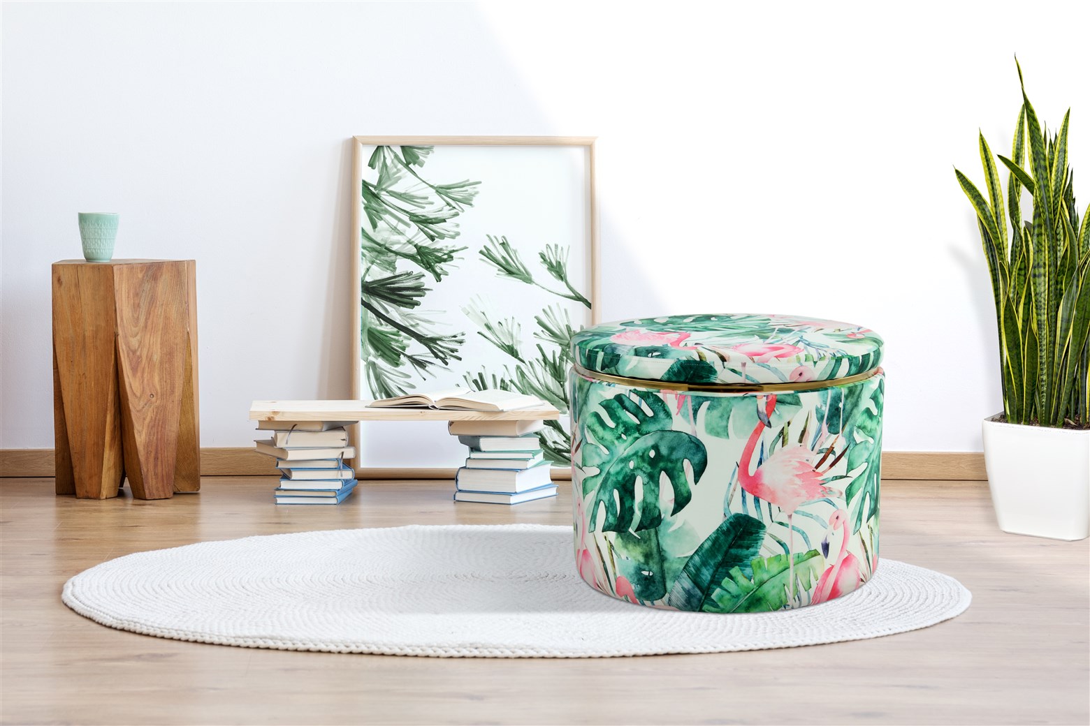 Eleganter Hocker mit Stauraum