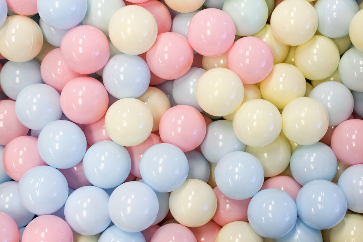 IGLU Bällebad Mehrfarbig mit Bällen in Pink/Blau/Mint/Gelb