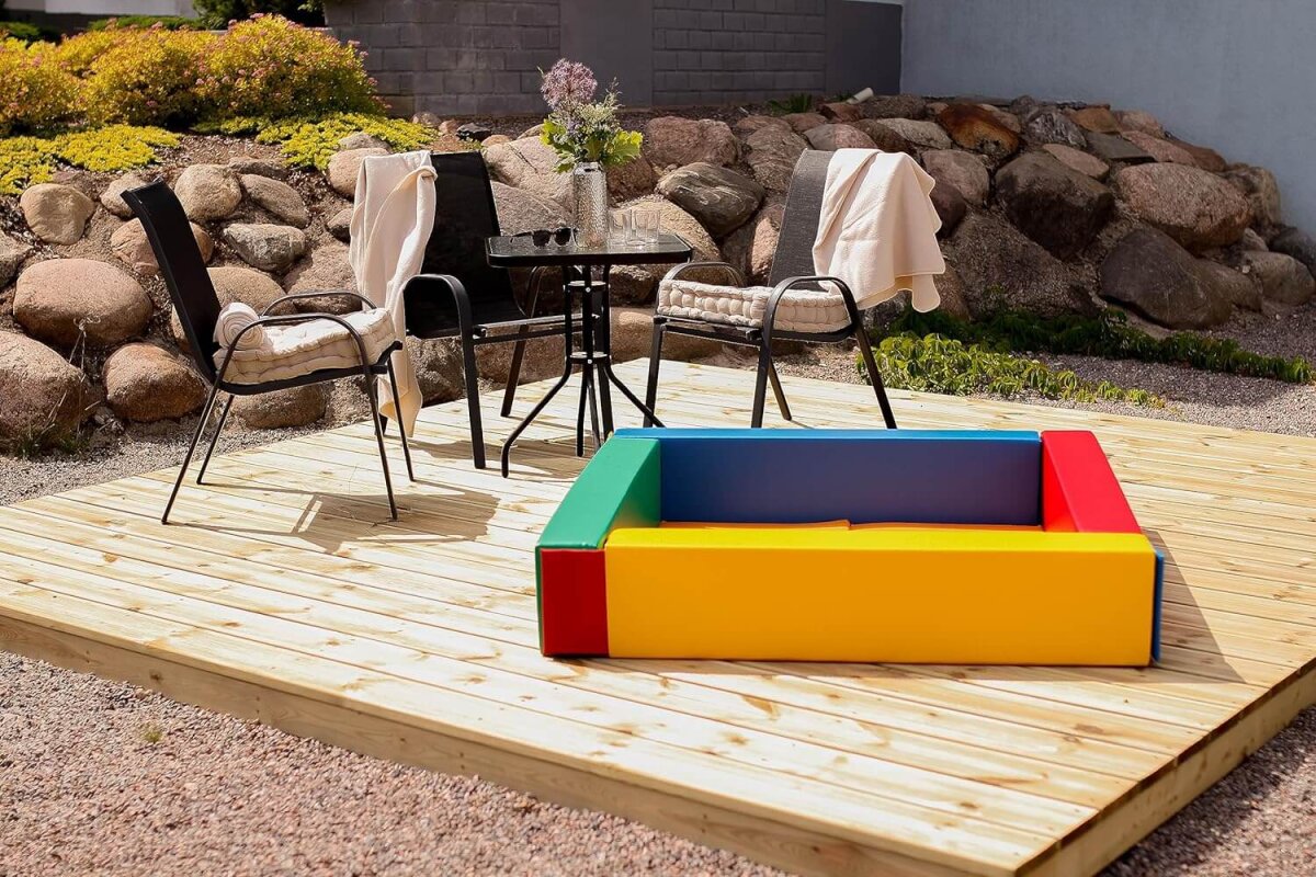 IGLU Bällebad Mehrfarbig mit Bällen in Hellen Beige Farben