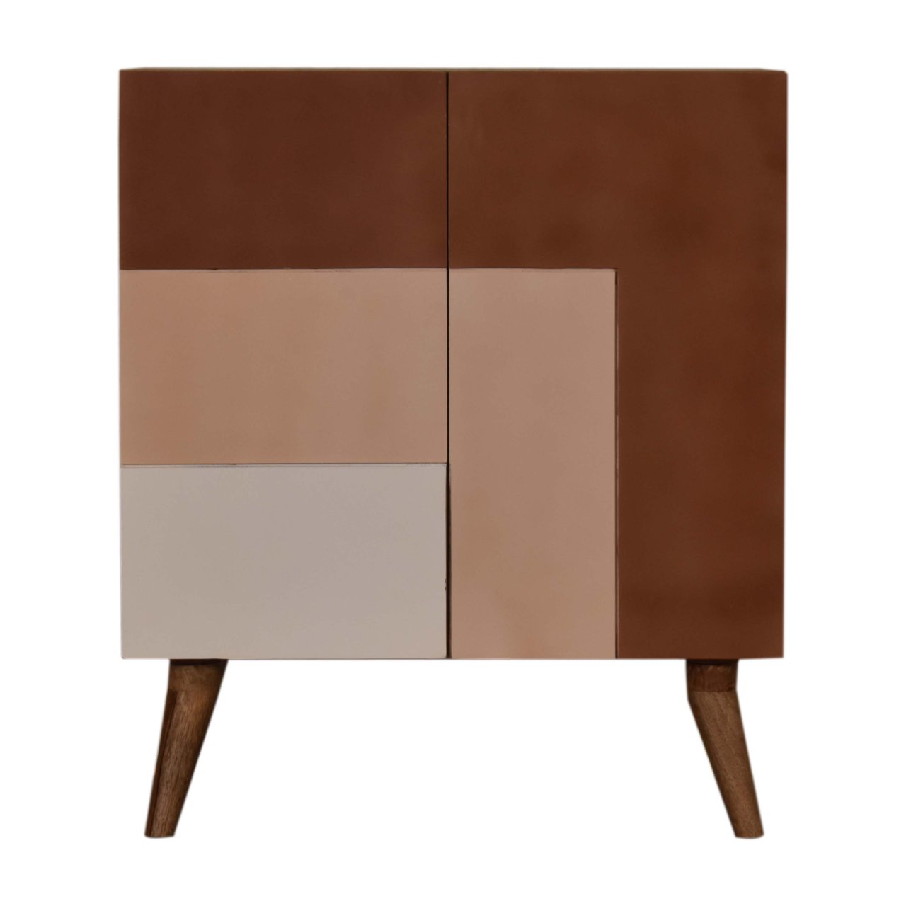 Schrank in der Farbe „Quebec Brown“