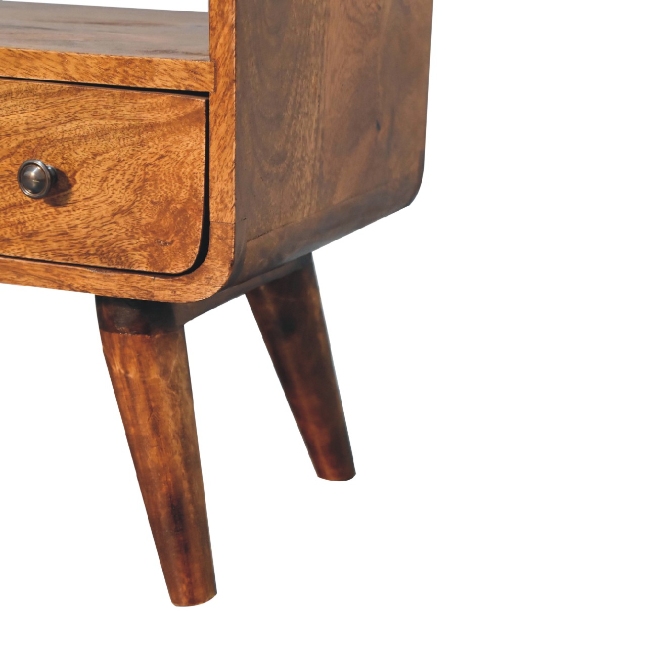 Mini-Medienmöbel „Chestnut“ in geschwungener Form