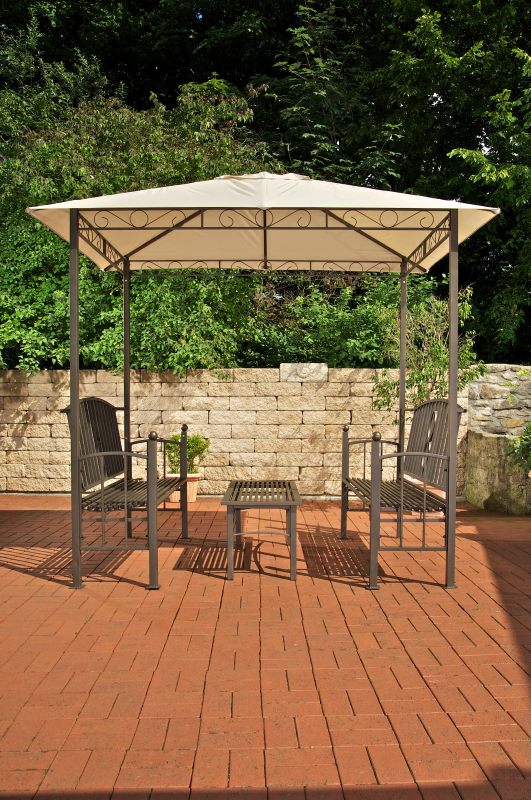 Pavillon mit 2 Bänken + Tisch