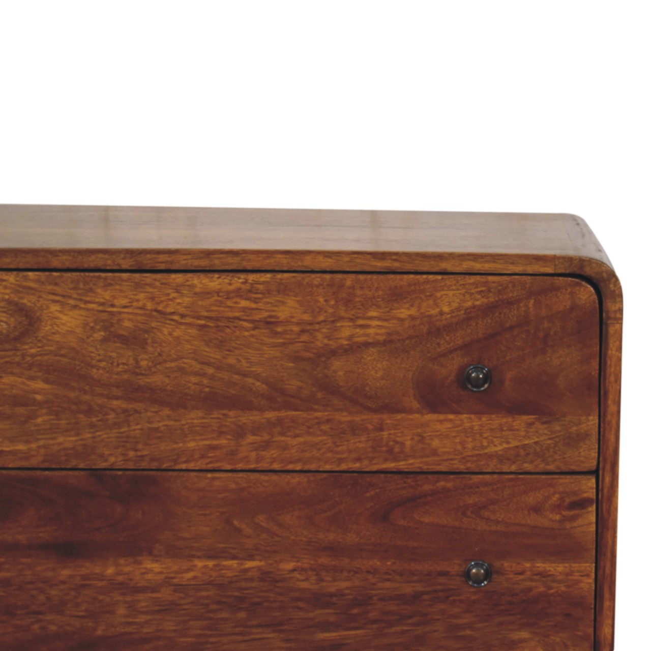 Geschwungener Schrank im nordischen Stil
