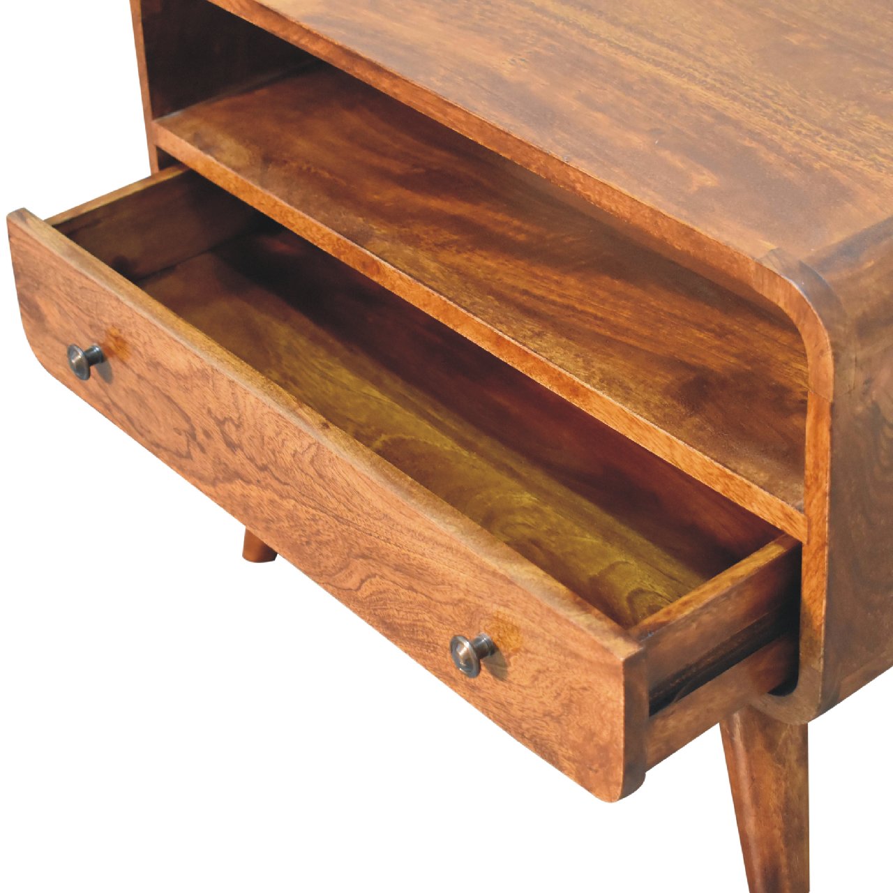 Mini-Medienmöbel „Chestnut“ in geschwungener Form